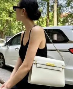 SAINT LAURENTサンローラン ミディアムマンハッタン ショルダーバッグのサムネイル