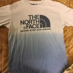 THE NORTH FACEのTシャツとnew eraのベースボールキャップ