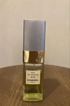 CHANEL Eau de Toilette N°19