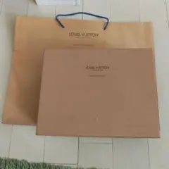 LOUIS VUITTON ギフトボックスとショッピングバッグ