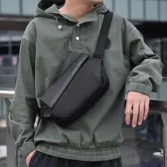 ✨新品✨メッセンジャーバッグ 黒　ボディーバッグ