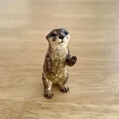 DMMかりゆし水族館 はしもとみおの彫刻コツメカワウソ