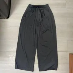 サテンジャージーワイドストレートパンツ