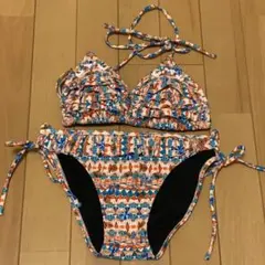 未使用⭐︎マルチカラー水着 ビキニ　ビーズ　フリル付き