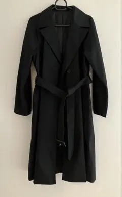 ユニクロ　黒のトレンチコート ベルト付き