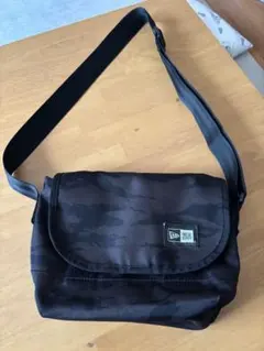 New Era ブラック迷彩 ショルダーバッグ