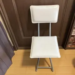 ホワイト 折りたたみ椅子 背もたれ付き