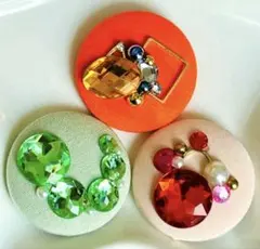 118-ハンドメイドくるみボタン★ブローチorヘアゴムセット（説明欄必読‼︎）