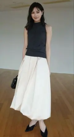 【新品タグ付き】LAUBE BLANC Tuck Balloon Skirt