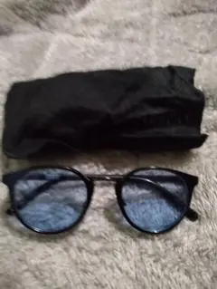 ブラックフレーム ブルーレンズ サングラス