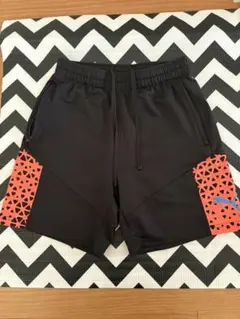 PUMA ハーフパンツ ショートパンツ 黒 オレンジのサムネイル