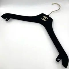 CHANEL 衣類ハンガー ブラック ゴールド金具のサムネイル