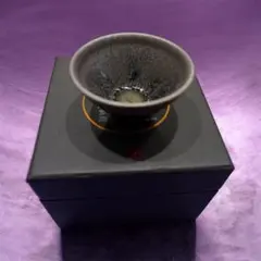 【高級茶器】台湾 天目茶碗　ゴールド落款 箱付 高級茶器】台湾 天目茶碗 ゴールド落款 箱付 - メルカリ