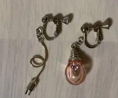 電球デザイン　イヤリング