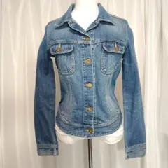 Item thumbnail for item 832cb9ee-d016-4367-bb1e-5c52f3fefcf8