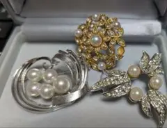 真珠ブローチ