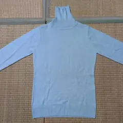 ライトブルー M タートルネックニット
