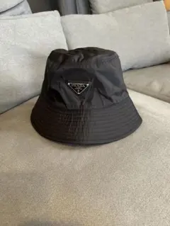 PRADA ブラック バケットハット 58cm - メルカリ