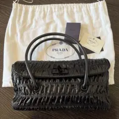 PRADA ブラックレザーハンドバッグ
