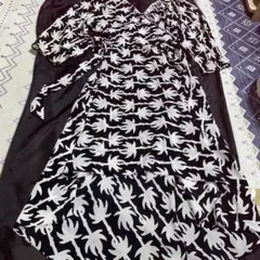 DVF ラップスタイル長袖ワンピース 黒白植物柄 シルク