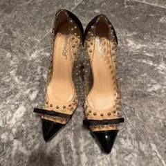 スタッズ付きクリアヒールパンプス