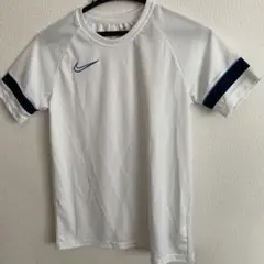 Nike ホワイト ラグランスリーブ シャツ