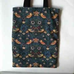 A4サイズのト―トバッグ