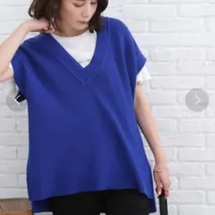 美品 シューラルー ベスト Vネック トップス