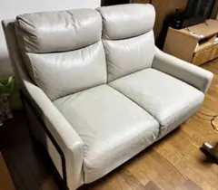 短期出品　手渡し限定　ライトグレー レザー 2人掛けソファ