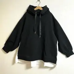 フード付き パーカー 黒/白　レディース　オーバーサイズ　ポケット付き