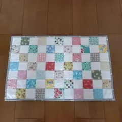 (週末値下げ)ハンドメイド キルトパッチワーク 四角つなぎタペストリー 83027eccae3ab728f5b682c75b52b2