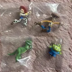 トイ ストーリー ゆらゆらつながるマスコット4種