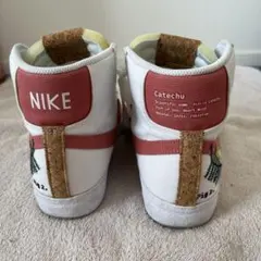 NIKE Catechu ホワイト/レッド スニーカー