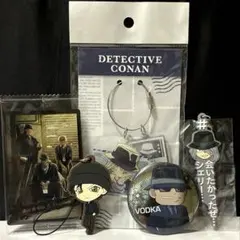 名探偵コナン　アクリルキーホルダー　ラバーストラップ　缶バッジ　カード　希少