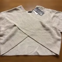 新品タグ付きベージュ クロスオーバーニットセーター 長袖