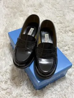 LAROUTE フリンジ付き黒ローファー - メルカリ