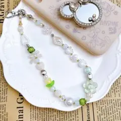ハンドメイド　ビーズストラップ　キーホルダー　アクセサリー　携帯　スマホ　レジン