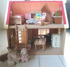 シルバニアファミリー きいちご林のお家 家具、小物、人形セット付き