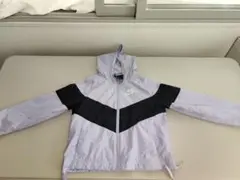 NIKE　 キッズ　ウィンドブレーカーのサムネイル