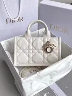 Dior ミニショルダーバッグ ホワイト キルティング