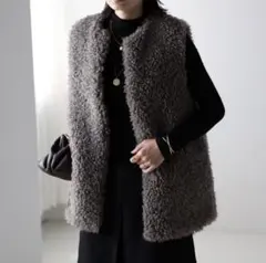 BONJOUR SAGAN プードルファーロングベスト　ダークグレー