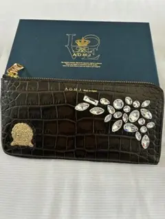 ADAJ アクセソワ　スワロフスキー　長財布　こげ茶　豪華✨のサムネイル