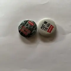 Sacai x Levis ピンズシルバー×缶バッジ サカイ】と【リーバイス®︎】がコラボレーション！ 自分好みの