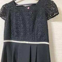 エレガントな黒のレースドレスクリーニング済み