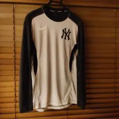 ◆NIKE◆ヤンキース◆ロングスリーブ長袖シャツ◆トレーニングウェア◆Mサイズのサムネイル