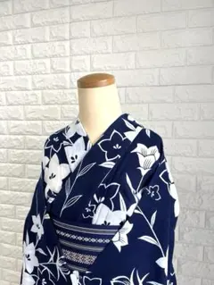 【美品】大人浴衣 濃紺 百合 粋な古典柄 木綿着物 レトロモダン なめらか絽
