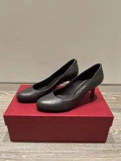 フェラガモ パンプス ヒール 箱付き 5Dのサムネイル
