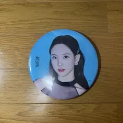 TWICE 缶バッジ ナヨン NAYEON - メルカリ
