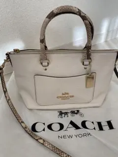 COACH ホワイトレザー ショルダーバッグ