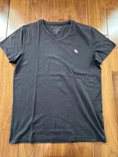 アバクロ　黒VネックTシャツ